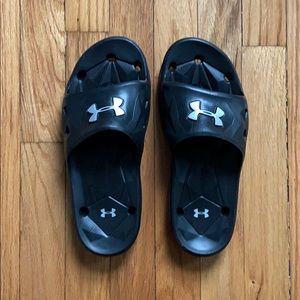 Under armour slide sandals. Size 8/9